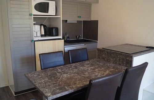 Le Super-Sauze Apartment | Renovated studio at the slopes with terrace