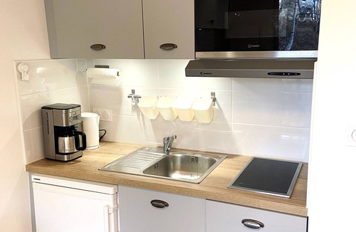 Mont-de-Lans Apartment | Renovated studio near slopes with free WiFi