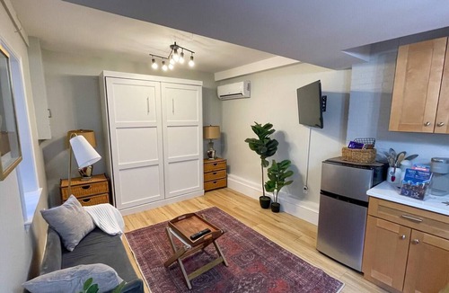 Cleveland Circle Apartment | Renovated Studio, near hospitals, MBTA