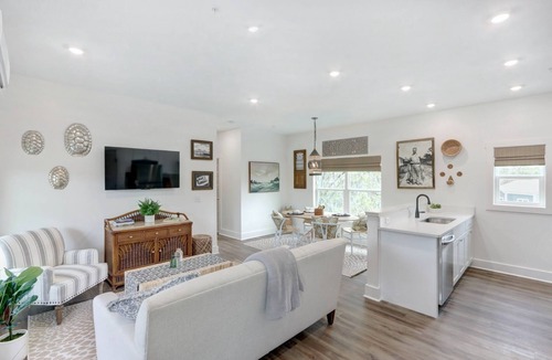Thunderbolt Cottage | Renovated with Water View - 5 min to SAV - 15 to Beach by Lucky Savannah