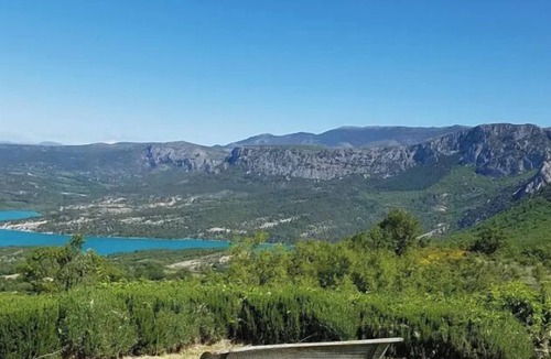 Les Salles-sur-Verdon Apartment | Rent a 35 m2 studio in the heart of the Verdon to recharge your batteries in a peaceful setting