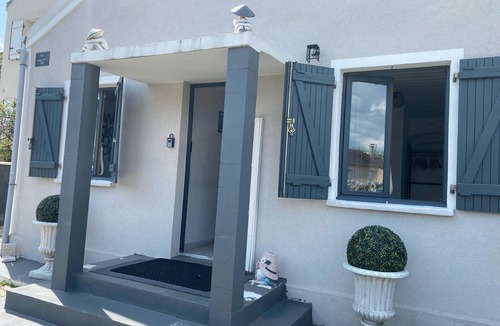 Fontenay-le-Fleury House | Rent more than a house: Experience Au vieux Carré.