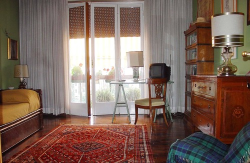 Florence House | Rent studio room with independent entrance and balcony in my apartment