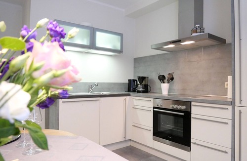 Uerzig Apartment | Rental-Private Bathroom-Vineyard view