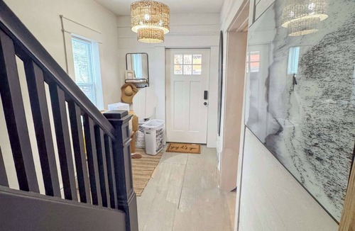 Erie House | Renting Erie Property- 4 bedroom, laundry, dishwasher, dining room, living room, 1 bathroom