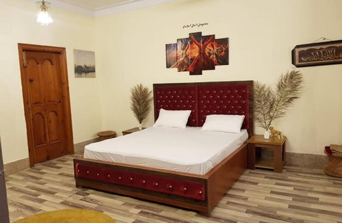 Khokhar Maira Hotel | Republika Central