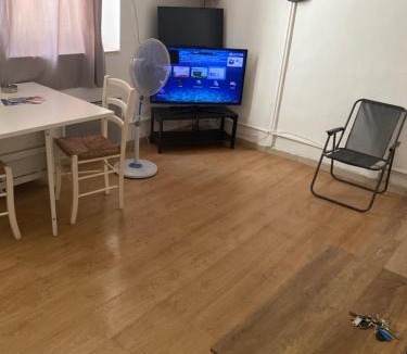 Les Grands Carmes Apartment | Republique