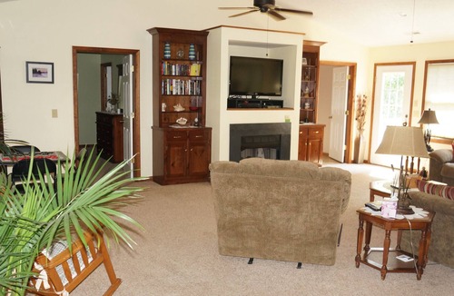 Huddleston House | Reservations blocked. Send inquiry to owner, text, or call for information