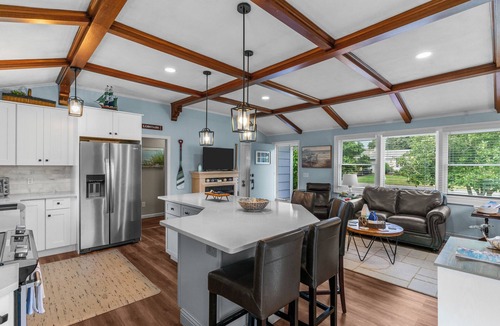Narragansett Pier House | Reserve Fall 2026! Beach House in the Pier W/POOL, short walk to the beach!