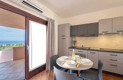 Paduledda Apartment | Residence with pool in Isola Rossa