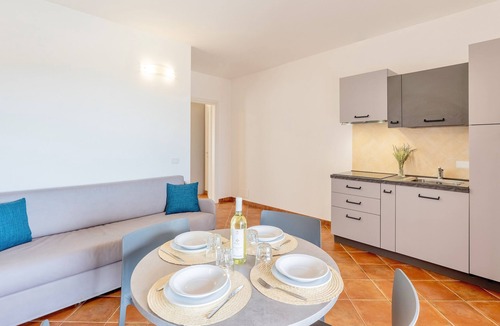 Paduledda Apartment | Residence with pool in Isola Rossa