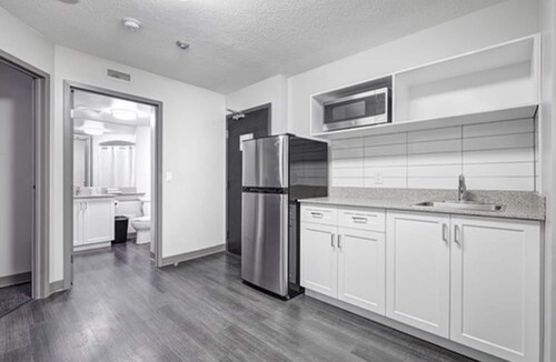 Hillcrest Village Apartment | Residence and Conference Centre – Toronto
