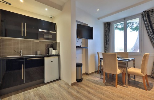 Juan-les-Pins House | Residence Emeraude