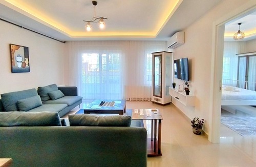 Sarsu Mahallesi Apartment | Residence Flat with Shared Pool in Konyaalti