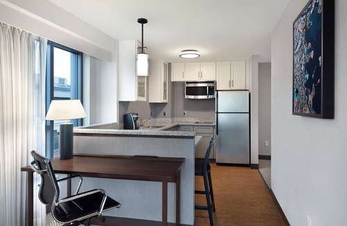 West Fens Hotel | Residence Inn by Marriott Boston Back Bay/Fenway
