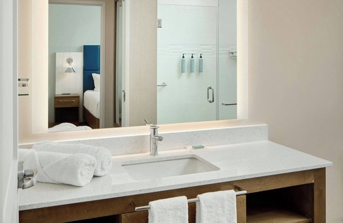 Charleston Hotel | Residence Inn by Marriott Charleston Patriots Point