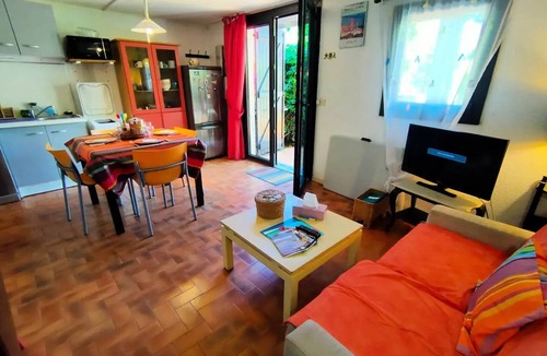 Les Arenes Villa | Residence Les Actinies - Charming cottage 5ARE44 Charming little house with lovely outdoor