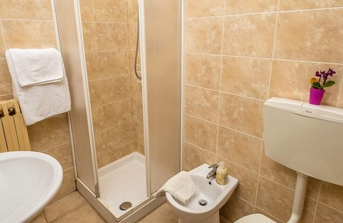 Mologno House | Residence La Mezzaluna