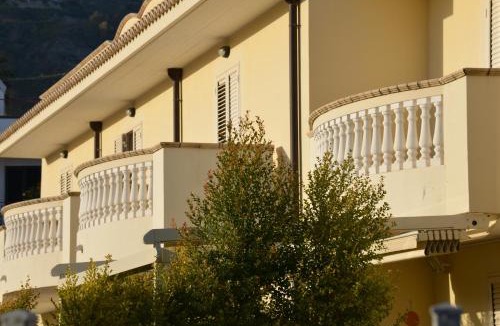Staletti House | Residence La Perla