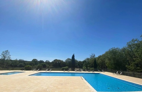 Azille Apartment | Residence Le Château de Jouarres * - 4 room apartment for 6 people