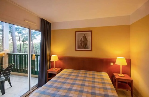Maubuisson Apartment | Residence Les Grands Pins - maeva Home - 2 Rooms 5 People Selection