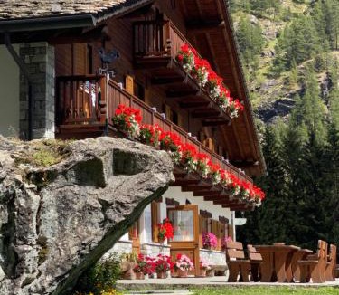 Gressoney-la-Trinite Apartment | Residence Oberteil