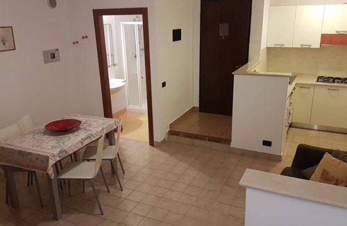 Manerba del Garda Apartment | Residence Primera three-room apartment Tipo D3 sous terrain for 6 people