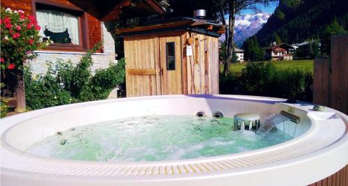 Gressoney-Saint-Jean Apartment | Residence Ruetoreif