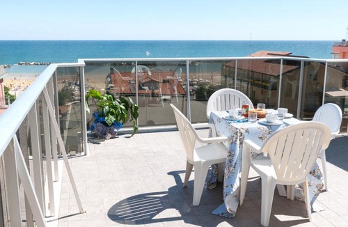 Torre Pedrera Apartment | Residence Sottovento