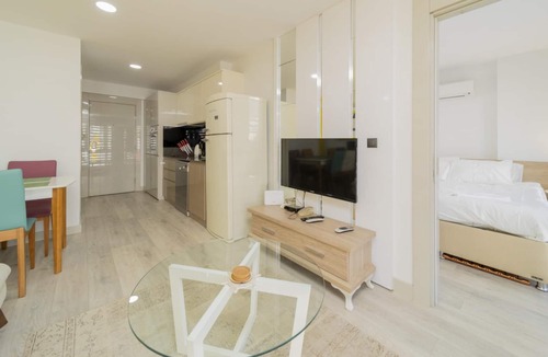 Kepez Apartment | Residence w Shared Pool 3 min to Mall of Antalya