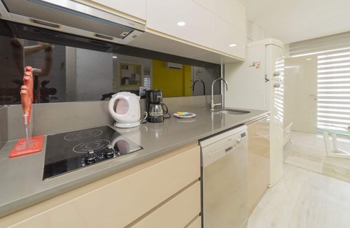 Kepez Apartment | Residence w Shared Pool 3 min to Mall of Antalya
