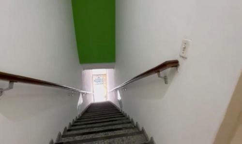 Itanhaem Apartment | Residencial ORIEL - TV Gigante com Sofá Cinema, 2 quartos, Sala de jantar, Centro de Itanhaém Próx McDonalds