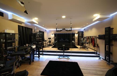 Alt-Moosach Apartment | Residenz-Bdsm-Apartment