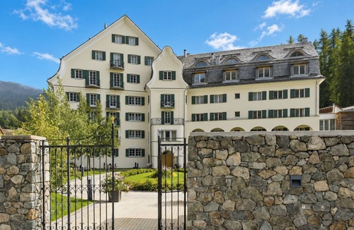 Sils-Maria Apartment | Residenza Alpenrose 15 – Flat with two terraces & panoramic views