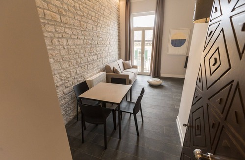 Historical Center Apartment | Residenza Trinità Maggiore Naples - Certosa Suite