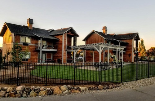 Eagle Point Hotel | Resort at Eagle Point Golf Club Lodging
