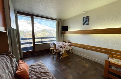 Les Menuires Apartment | Resort center, 7th floor, balcony, tv, 18m², Les Menuires
