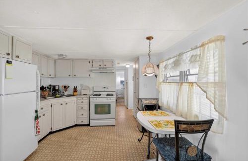 Venice House | Resort Condo with Pool, Walk to Downtown
