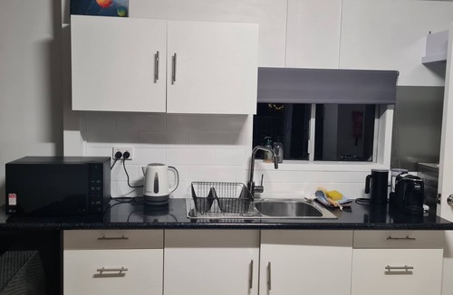 Kedron Apartment | Resort Living in Kedron - Close to Airport, Shopping, transport and Hospital