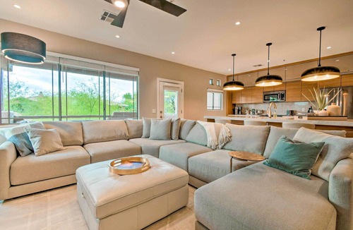 Central Scottsdale Condo | Resort Perks & Private Balcony: Scottsdale Condo!