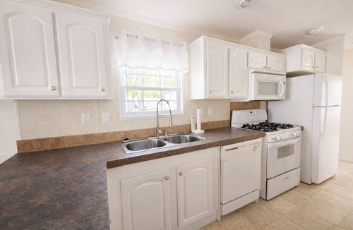 Dover House | Resort-Style 1BR | 3 Pools + Hot Tub | Sleeps 4