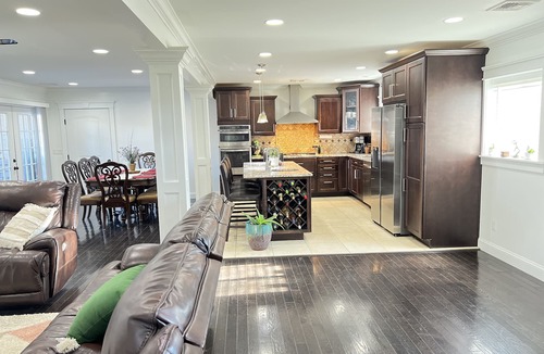 Wallkill House | Resort style house with saltwater pool ,jacuzzi and Movie Theater