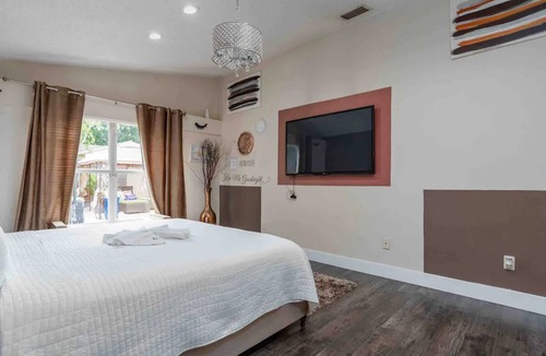 Fairvilla House | RESORT STYLE POOL HOME CLOSE TO ALL ORLANDO HAS TO OFFER!PARKS!SPRINGS! DOWNTOWN