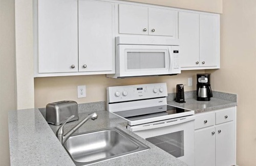 Berkeley Hotel | Resort-Style Stay w/Indoor/Outdoor Pools, Sports Courts & Family Fun l 2 Units