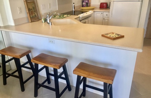 Waikiki Condo | Resort Style with Hula Show, Fireworks and even Tiki Torches!