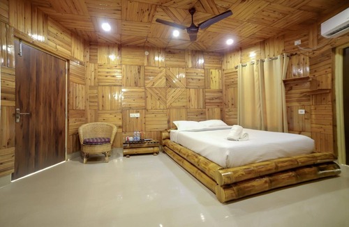 Neora Hotel | Resort Trimurti