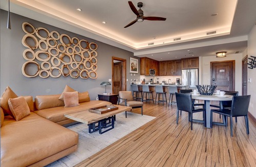 Lakeside Park Condo | Resort! Walk to Skiing/Casinos/Beach, Pool & Spa, Gym, Grill: Zalanta Oasis