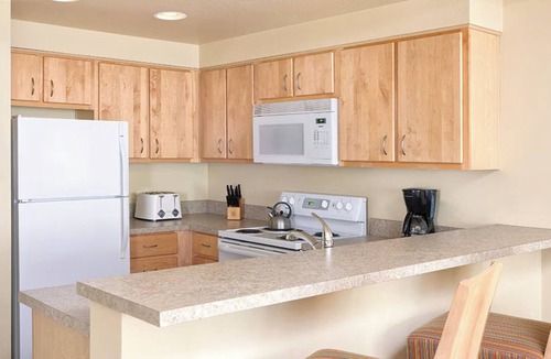 Seaside Resort | Resort with mobility accessible 1 bedroom in cool Seaside.