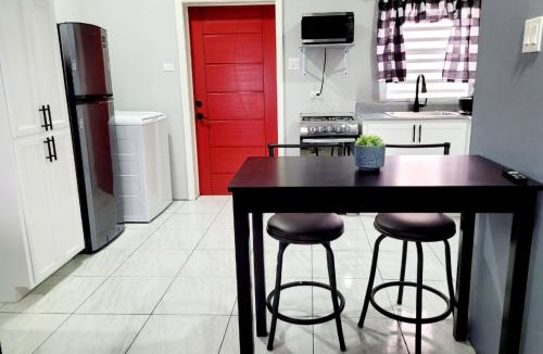 Ottleyʼs Apartment | Rest Easy at Cunningham Suites