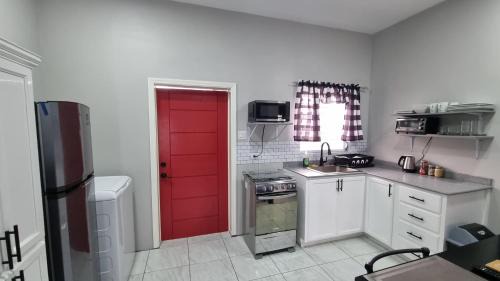 Ottleyʼs Apartment | Rest Easy at Cunningham Suites